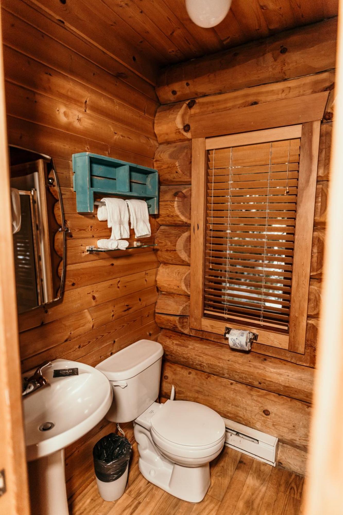 Riverside Resort Whistler Room photo